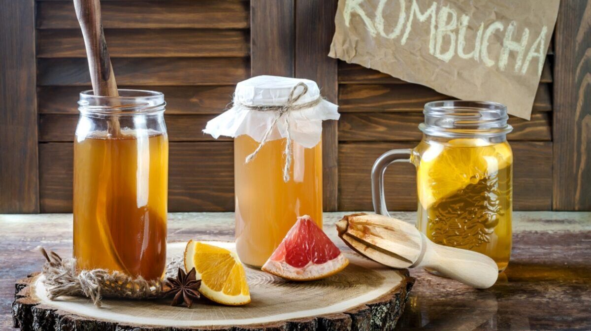 یک نوشیدنی عجیب با فواید احتمالی! آیا کامبوچا واقعا نوشیدنی سالمی است؟