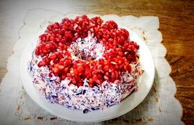 طرز تهیه سالاد یلدایی با انار و گل‌کلم