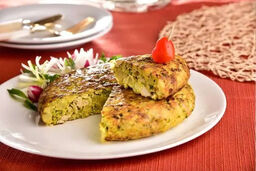 طرز تهیه کوکو چغترمه؛ صبحانه عروسی رشتی‌ها