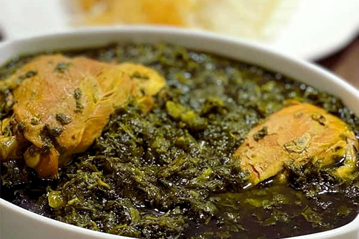 طرز تهیه خورش مرغ و جعفری؛ طعم خاص و خوشمزه