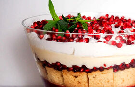طرز تهیه ترایفل انار؛ دسر شیک و مجلسی برای شب یلدا