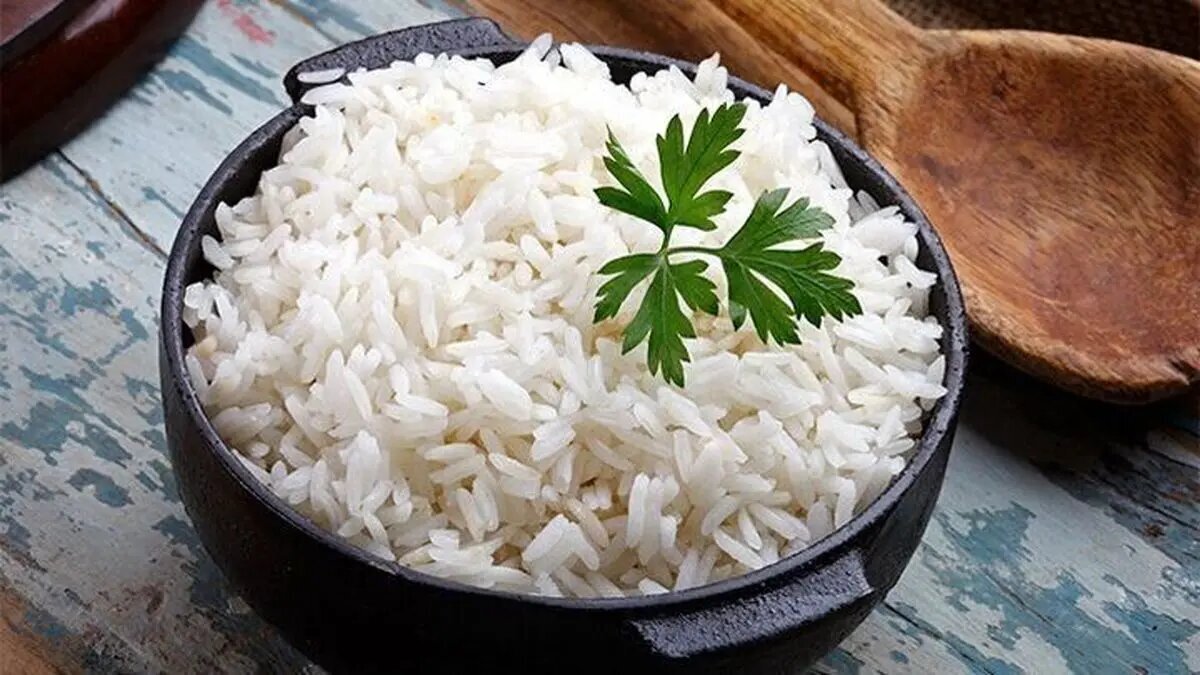 پخت برنج با این روغن هرگز چاق تان نمی کند