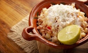 طرز تهیه ذرت مکزیکی با قارچ و پنیر پیتزا؛ کش‌دار، خامه‌ای مثل کافه‌ها