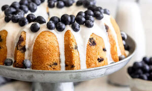 طرز تهیه کیک لیمو و بلوبری؛ یک معجون تابستانی