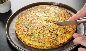 املت سیب زمینی و پنیر؛ یک صبحانه خوشمزه با پنیر پیتزا یا پنیر صبحانه