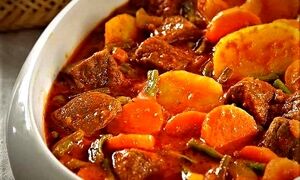 طرز تهیه خوراک لوبیا سبز مجلسی با طعمی بی‌نظیر