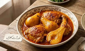 طرز تهیه خورشت گلابی با مرغ؛ خوش‌عطر و مجلسی