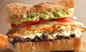 طرز تهیه ساندویچ مرغ مکزیکی همراه با نکات مهم و فوت و فن‌ها