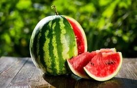 یک اشتباه رایج در خوردن هندوانه