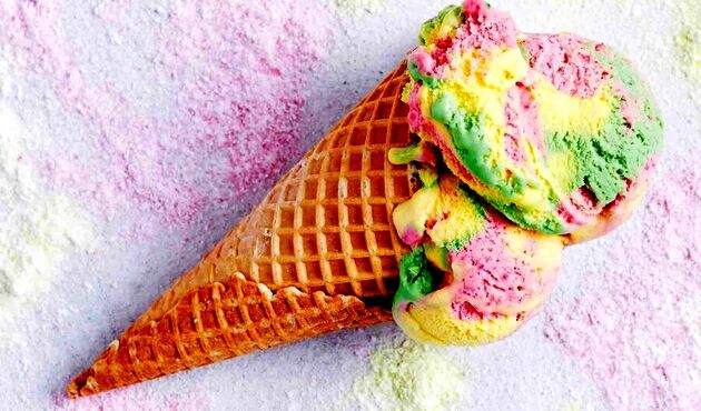 بستنی قیفی خانگی با میوه و شکلات + روش تهیه
