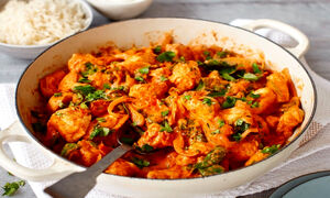 طرز تهیه خوراک دو پیازه مرغ