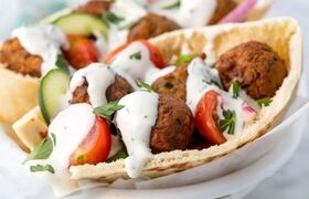 طرز تهیه ساندویچ فلافل سوری با سس مخصوص