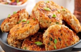 طرز تهیه کوکو سیب زمینی با مرغ؛ شام خوشمزه و آسان!