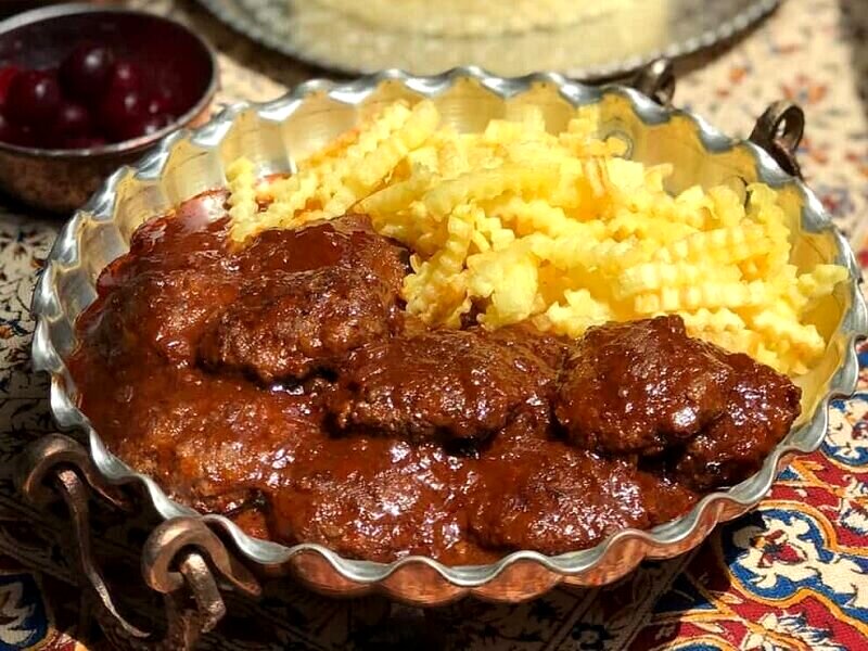 آغوز کوکو؛ رسپی کوکوی ساده گیلانی با گردو و رب انار