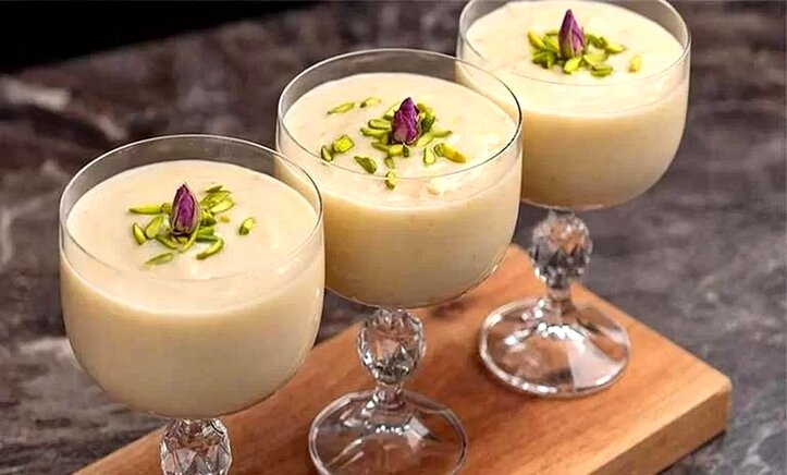 طرز تهیه مهلبیه وانیلی؛ دسر عربی خوشمزه