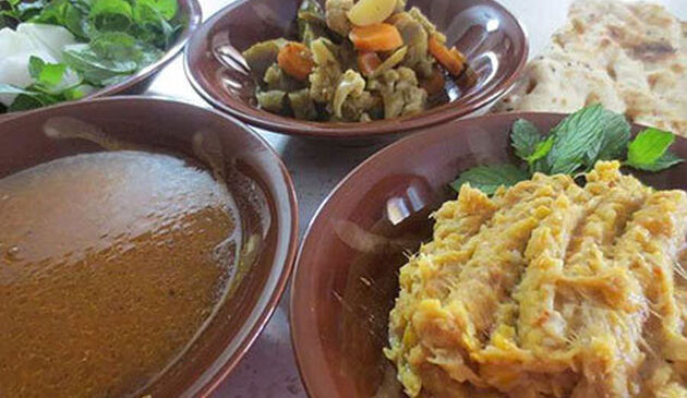 یخنی لوبیا ؛ شیرازی ها وقتی این غذا را می خورند که به اصطلاح از دهن افتاده باشد