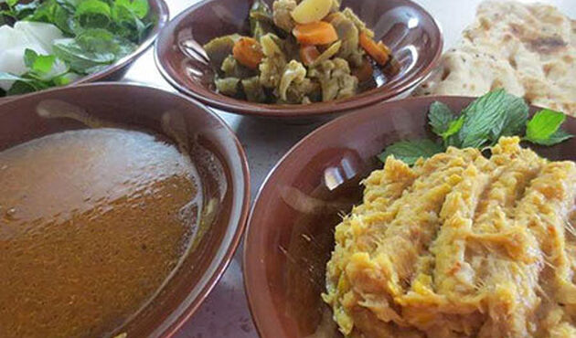 یخنی لوبیا ؛ شیرازی ها وقتی این غذا را می خورند که به اصطلاح از دهن افتاده باشد