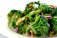 طرز تهیه سالاد کلم بروکلی و بادام