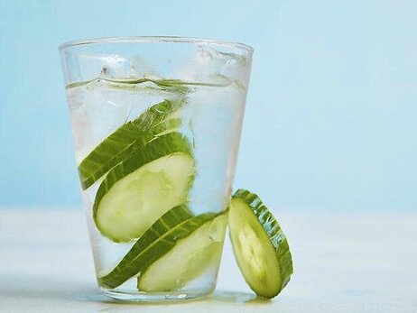 طرز تهیه یک نوشیدنی ساده با فواید بسیار؛ از کاهش وزن تا پوست سالم