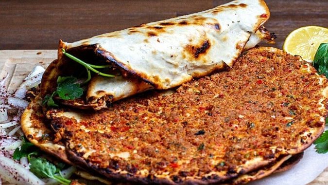 طرز تهیه کباب لاهماجون، خوشمزهترین کباب ترکی
