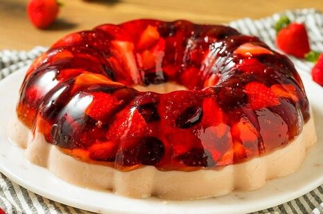 4 طرز تهیه ژله سه رنگ یلدا؛ لیوانی، با شیر، بستنی و ساده