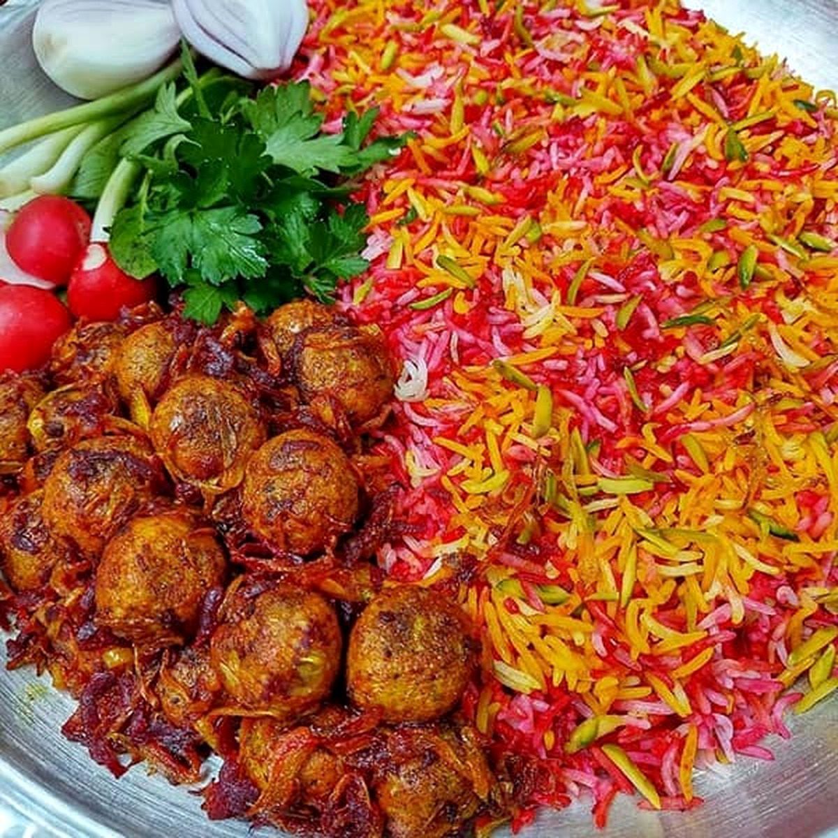 لبو پلو با کوفته قلقلی، یک شام خوشمزه برای دورهمی شب چله