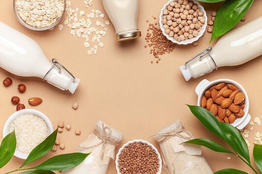 دلایل محبوبیت شیر گیاهی؛ شیر گاو بهتر است یا شیر گیاهی؟