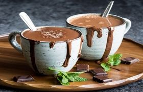 ۶ نکته کاربردی برای تهیه هات چاکلت کافه‌ای در خانه