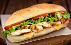 طرز تهیه ساندویچ فیله مرغ با شوید با عطر بی‌نظیر