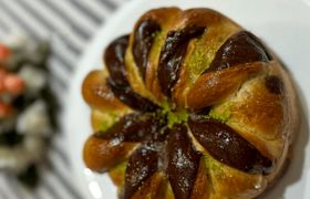 طرز پخت نان شکلاتی پیچی با کرمفیل مخصوص