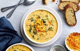 طرز تهیه سوپ پنیر؛ طعمی جدید و متفاوت