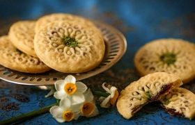 طرز تهیه شیرینی خرمایی خوشمزه و مقوی ویژه ماه رمضان