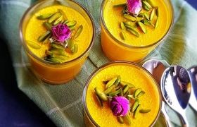 این دسر زعفرانی لطیف و خوشمزه را برای ماه رمضان درست کنید