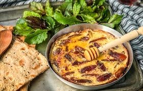 طرز تهیه املت خرما برای سحری