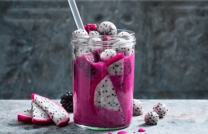 طرز تهیه اسموتی دراگون؛ خوش رنگ و خوشمزه