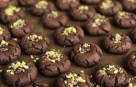 شیرینی پزی مخصوص عید ۱۴۰۴؛ طرز تهیه شیرینی شکلاتی خوشمزه و شیک