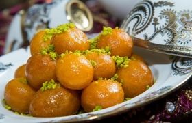 طرز تهیه لُقیمات ؛ دسر عربی با ماست برای افطارهای رمضان