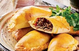 (ویدئو) طرز تهیه یک پیراشکی خوشمزه و متفاوت با گوشت