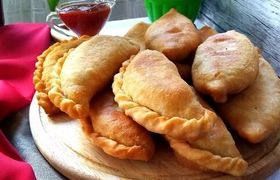 طرز تهیه پیراشکی گوشت با سیب زمینی