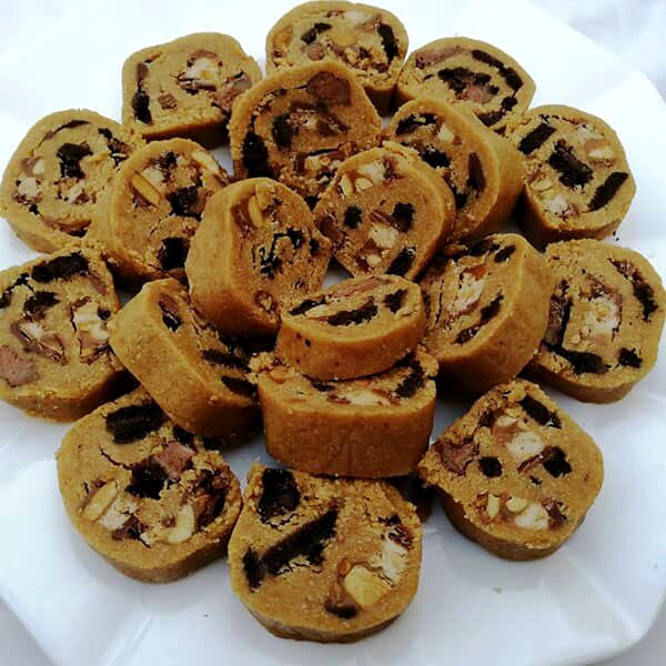 طرز تهیه رول بیسکویت و کارامل