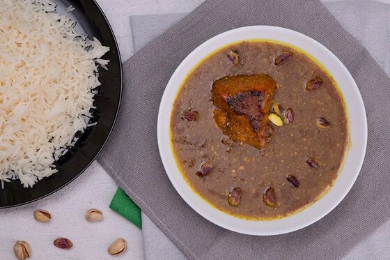 دستورپخت سنتی برای تهیه خورشت پسته کرمانی