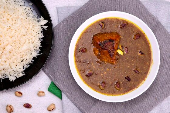 دستورپخت سنتی برای تهیه خورشت پسته کرمانی