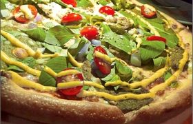 طرز تهیه پیتزا با سس ریحان به همراه آموزش خمیر پیتزا