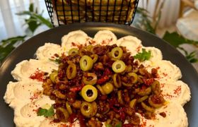 دستور تهیه یک پیش غذای ترکی با زیتون و پنیر