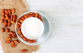 طرز تهیه حریره بادام برای بزرگسال و نوزاد؛ هم با آب هم با شیر