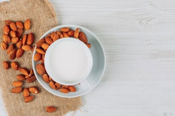 طرز تهیه حریره بادام برای بزرگسال و نوزاد؛ هم با آب هم با شیر