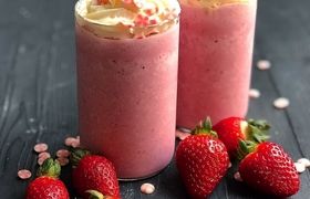 طرز تهیه میلک شیک توت فرنگی، یک نوشیدنی بهاری دلچسب