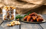 میان وعده مقوی با خرما و گردو؛ توپک خرمایی ساده
