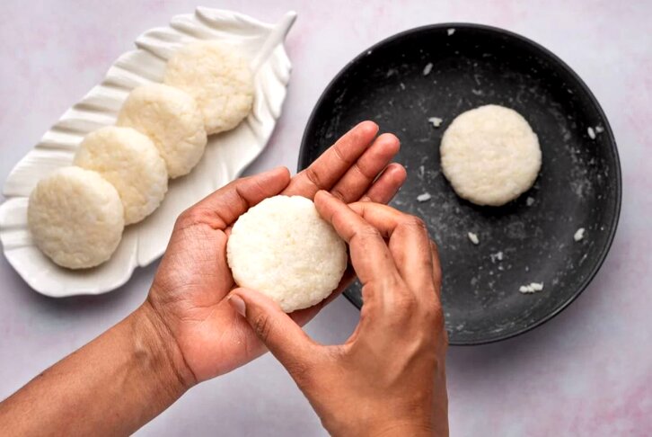 طرز تهیه رایس کیک رژیمی خانگی آسان در 10 دقیقه!