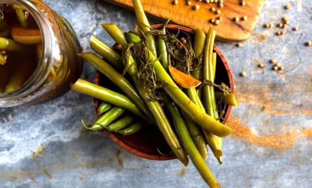 طرز تهیه ترشی شور لوبیا سبز، یک چاشنی خوشمزه و سالم